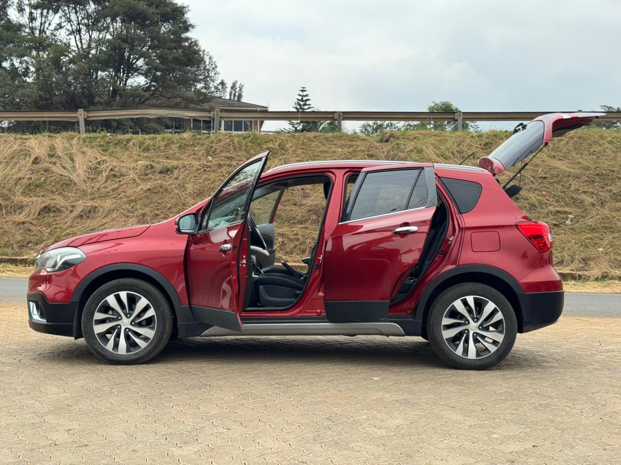 2019- Suzuki S-Cross -Whine Red