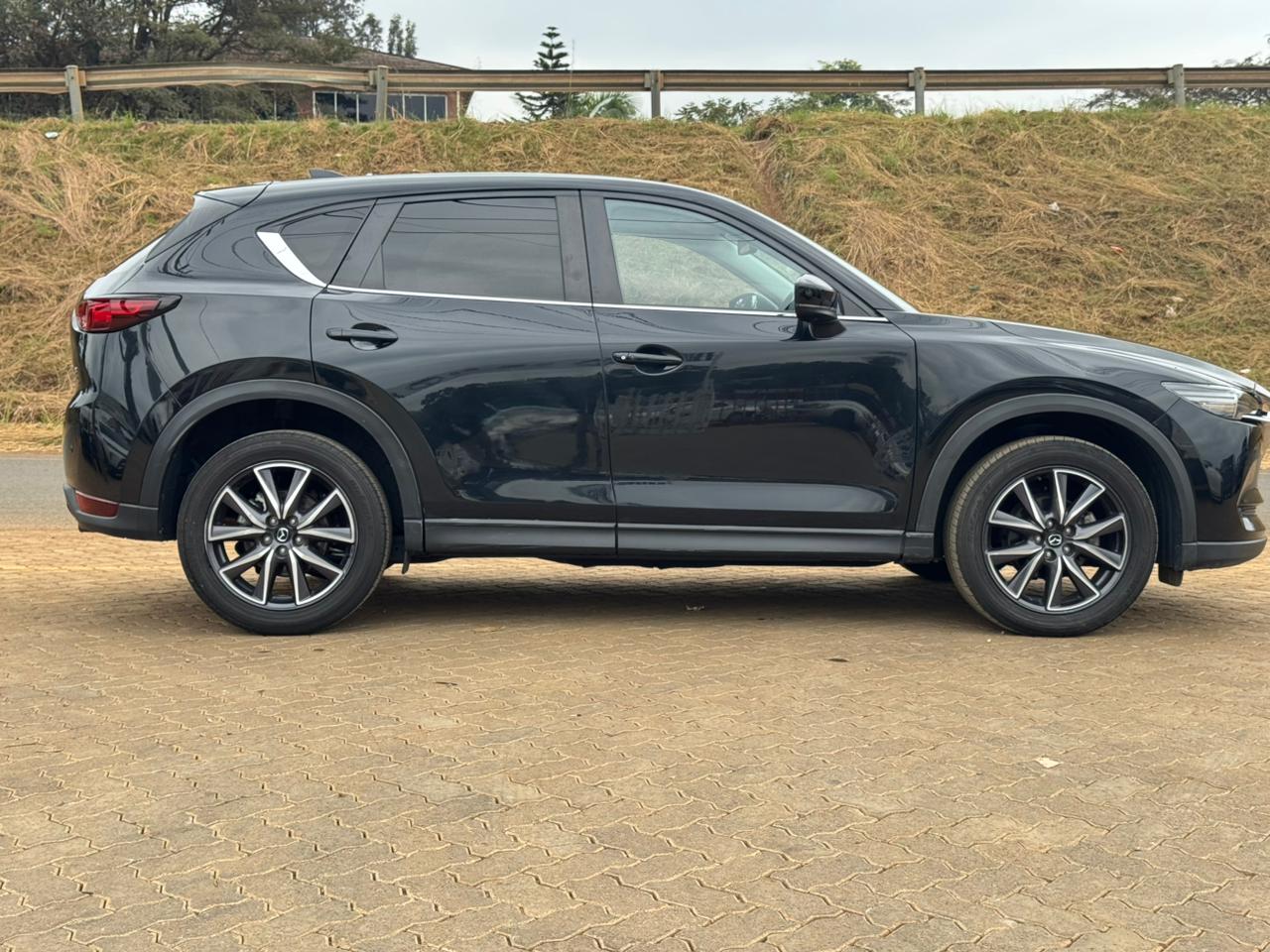 2020-Mazda CX5 SkyactivD- Black