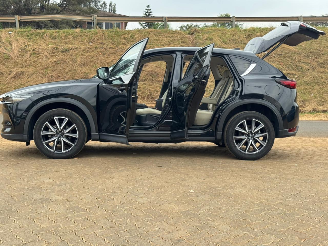 2020-Mazda CX5 SkyactivD- Black