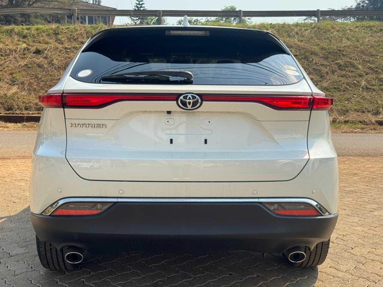 2020- Toyota Harrier Z- White