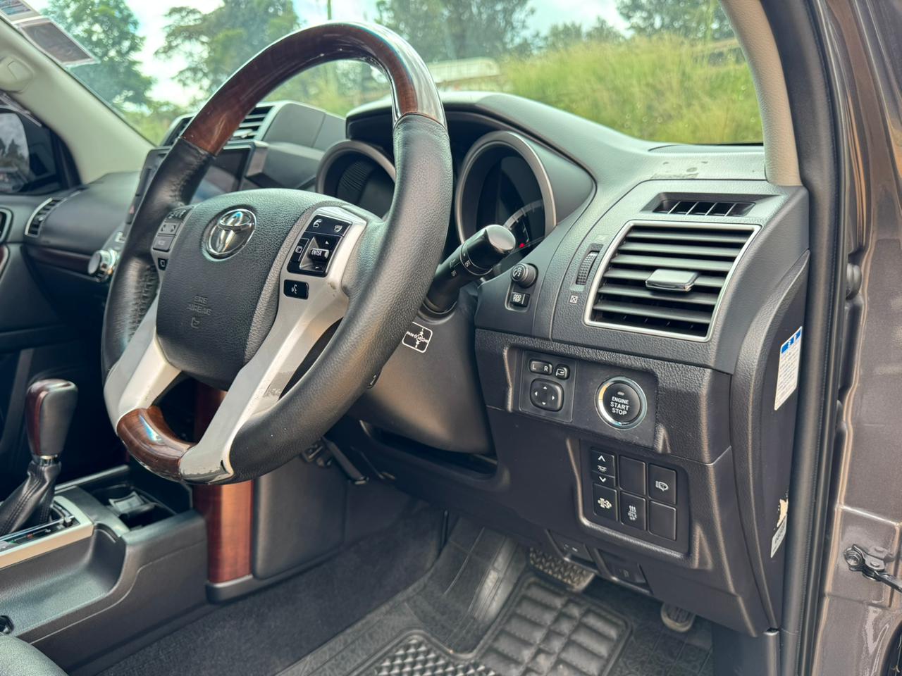2016- Toyota Landcruiser TX.L-Gray