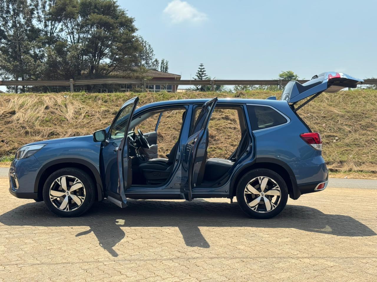 2019- Subaru Forester E-boxer -AWD- Blue