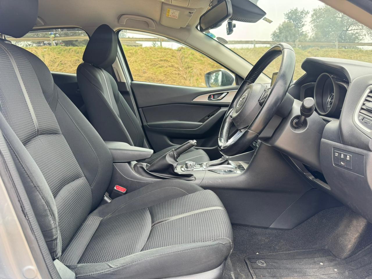 2018- Mazda Axela SkyactivD- Gray