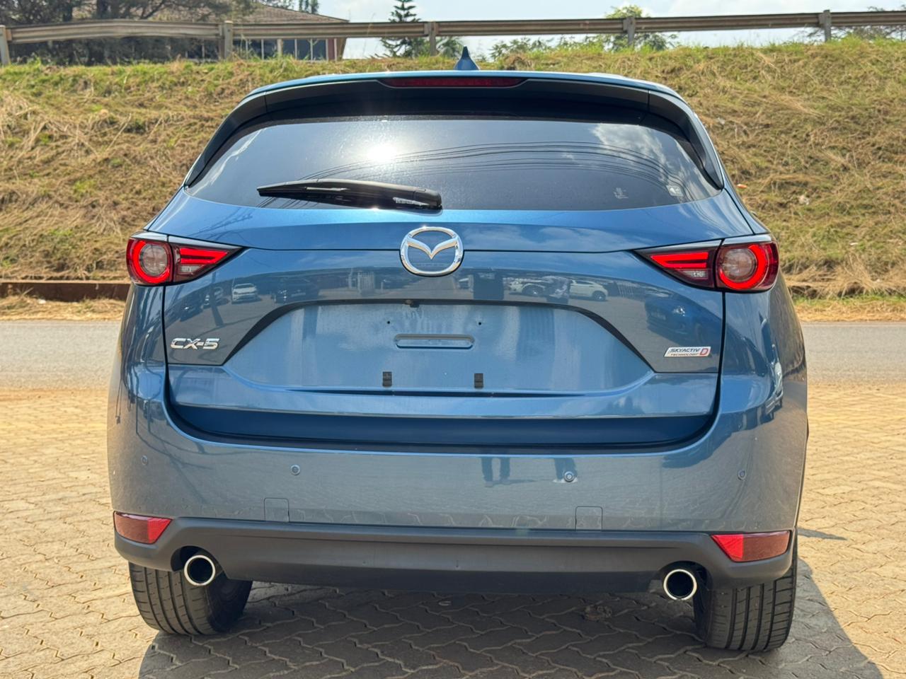 2018- Mazda cx5 (Skyactiv-D-AWD)- Blue