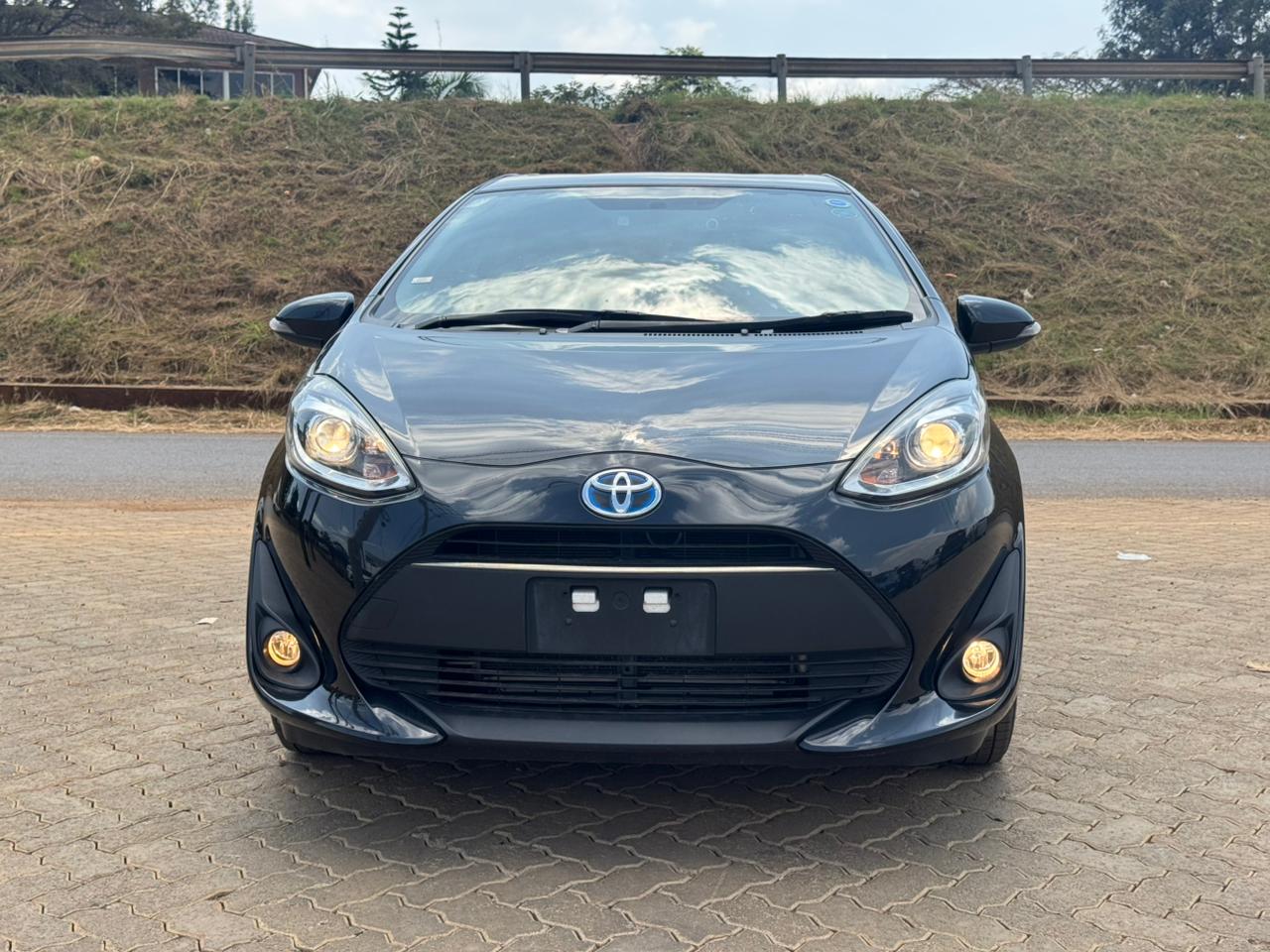 2019-Toyota Aqua (Hybrid) -Black