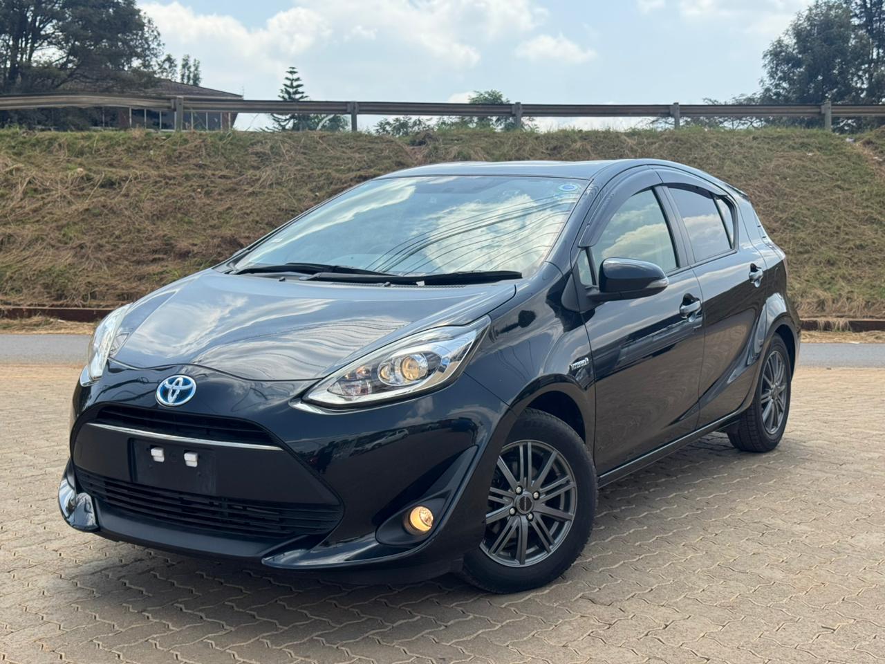 2019-Toyota Aqua (Hybrid) -Black