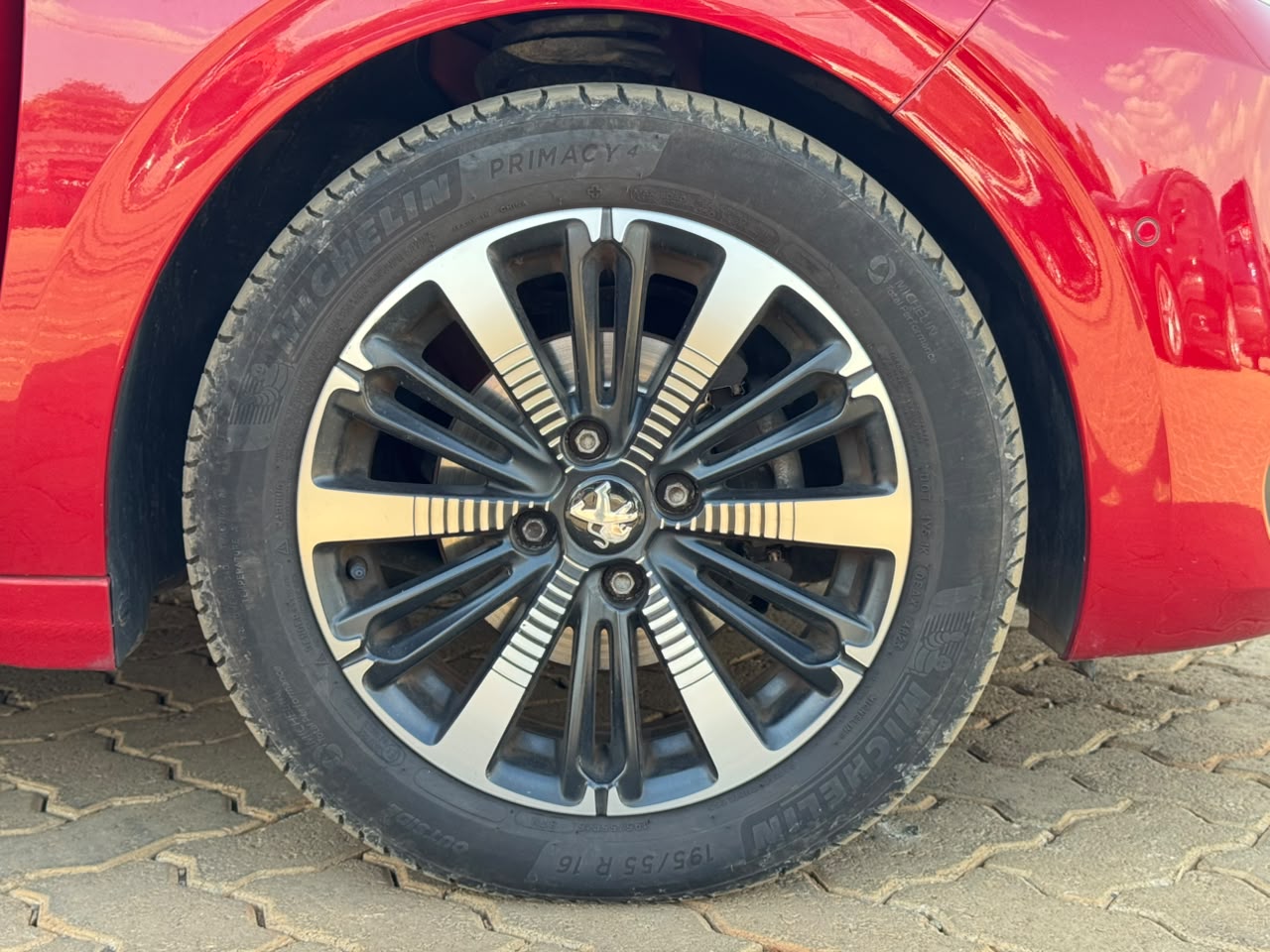 2019- Peugeot 208 Alluare- Wine Red