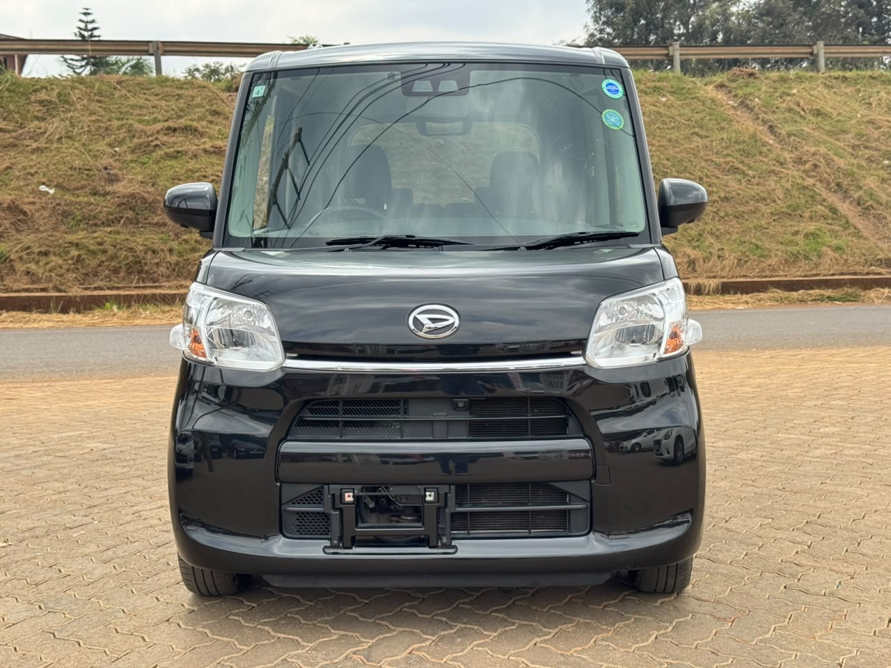 2019- Daihatsu Tanto -Black