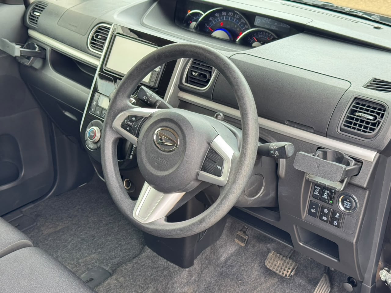 2019- Daihatsu Tanto -Black