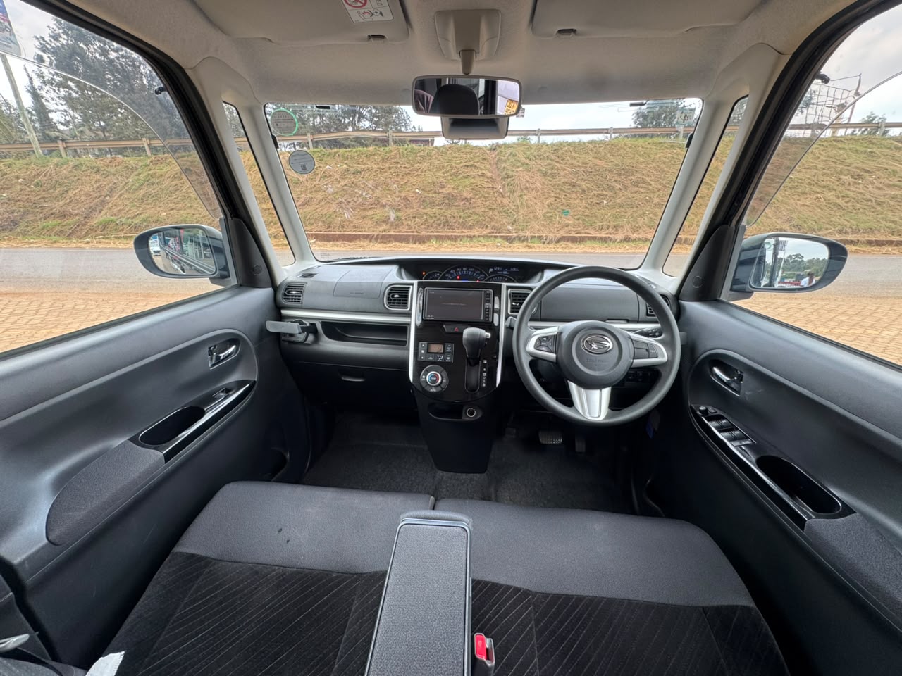 2019- Daihatsu Tanto -Black