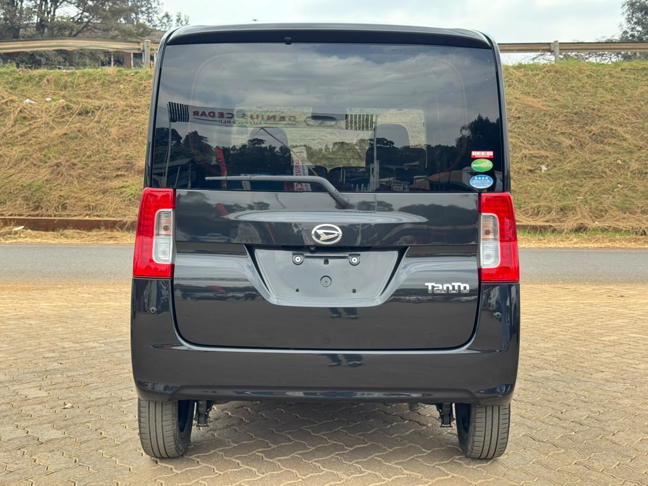 2019- Daihatsu Tanto -Black