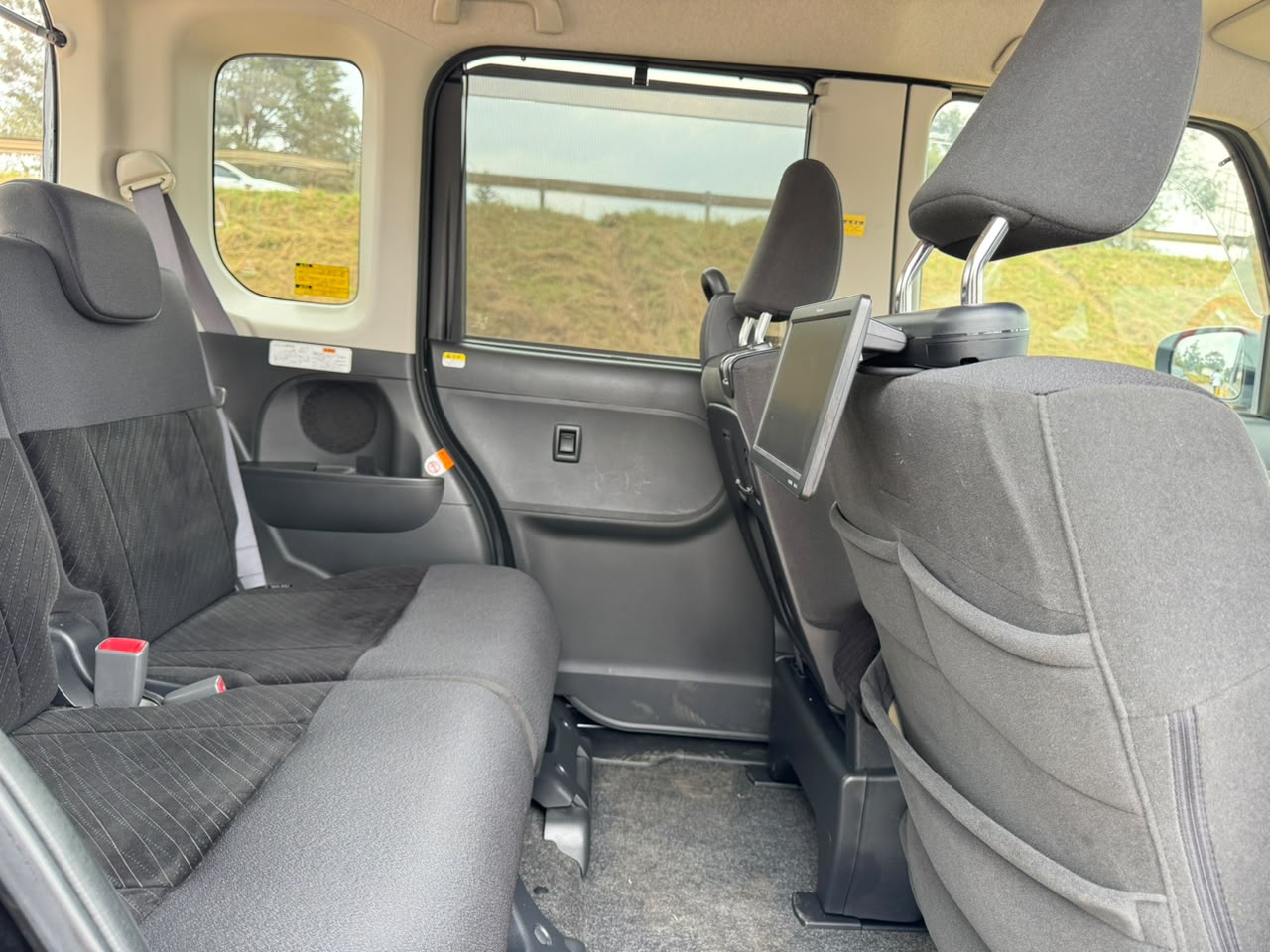 2019- Daihatsu Tanto -Black