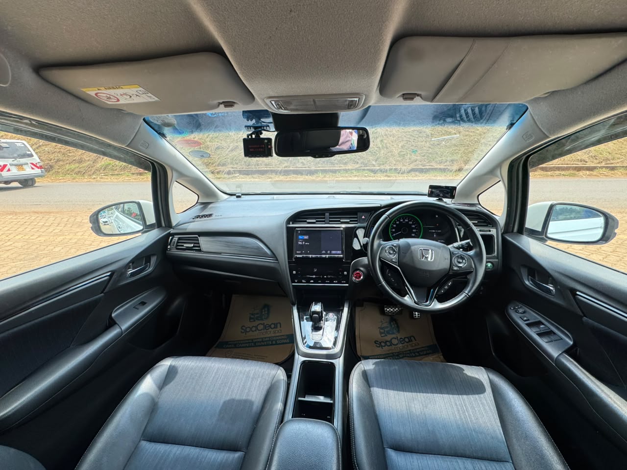 2019- Honda Shuttle Hybrid- White