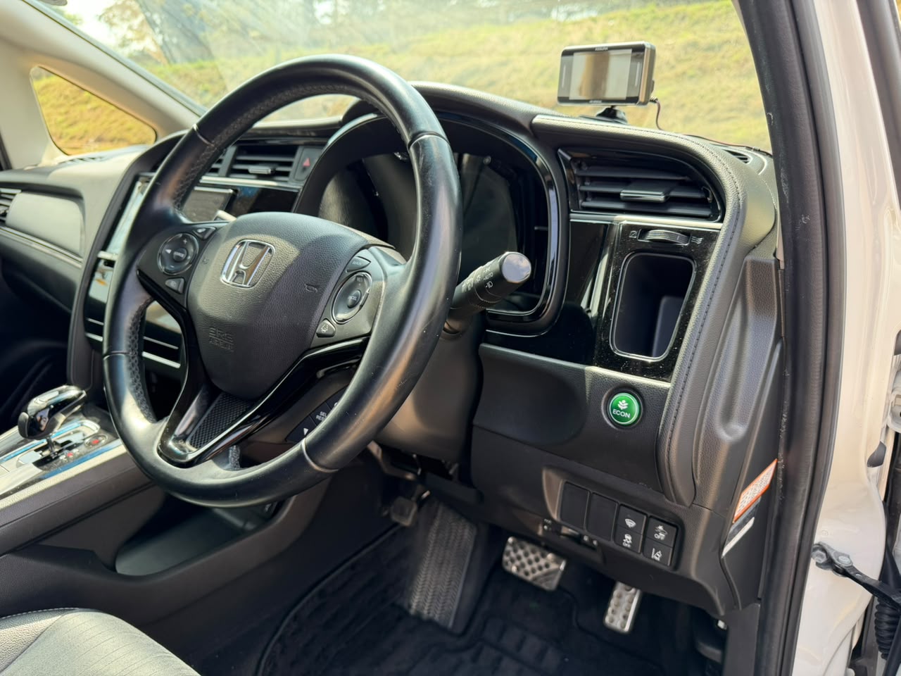 2019- Honda Fit Shuttle (Hybrid) – White