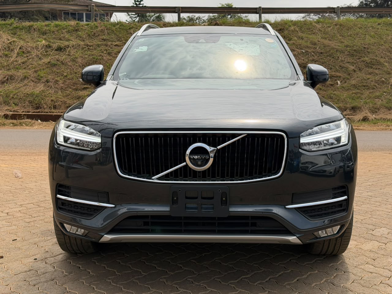 2019 -Volvo XC-90 T5 AWD -Black