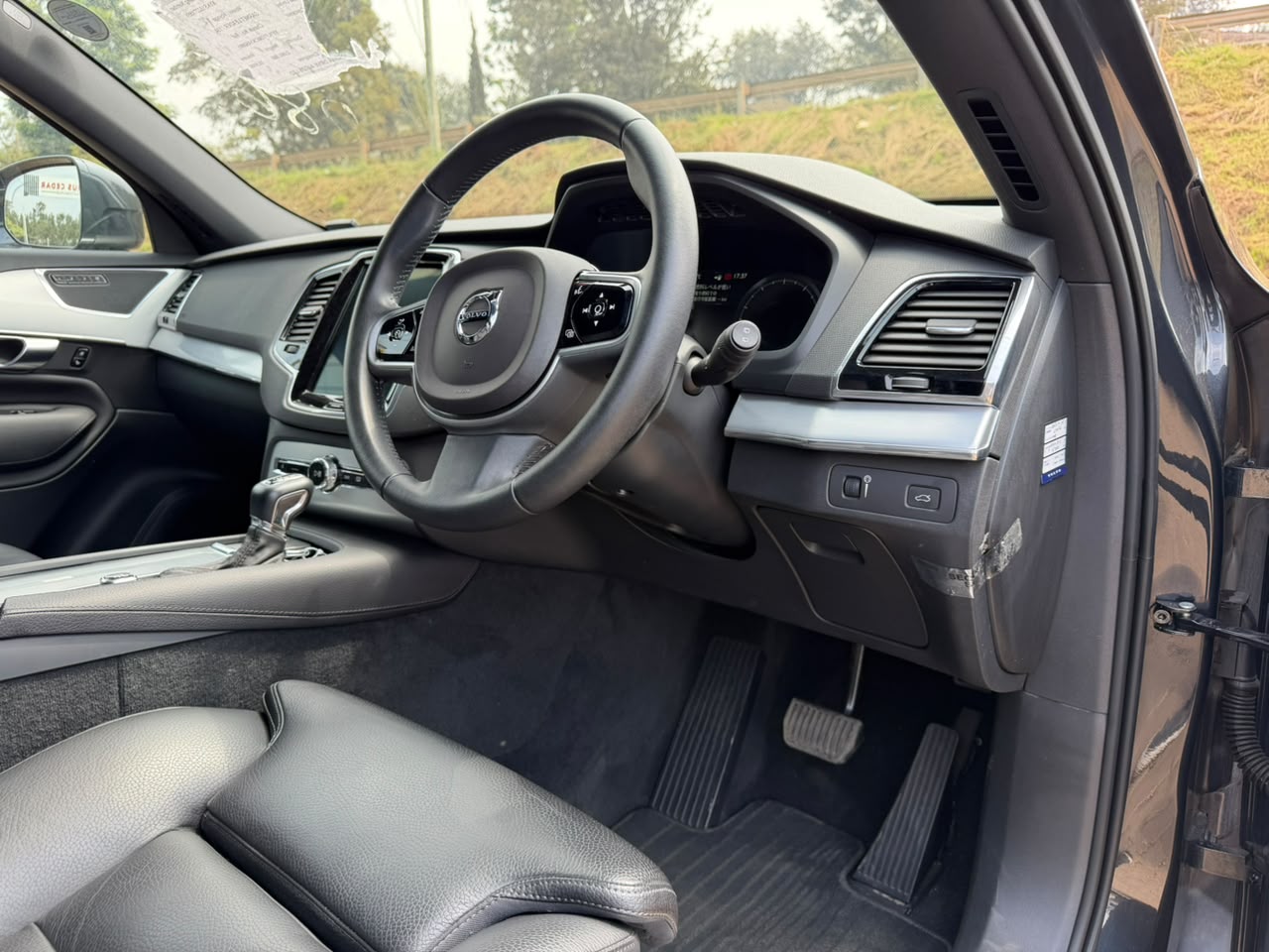 2019 -Volvo XC-90 T5 AWD -Black