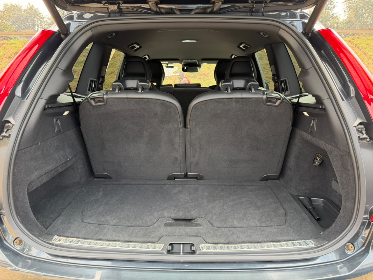 2019 -Volvo XC-90 T5 AWD -Black