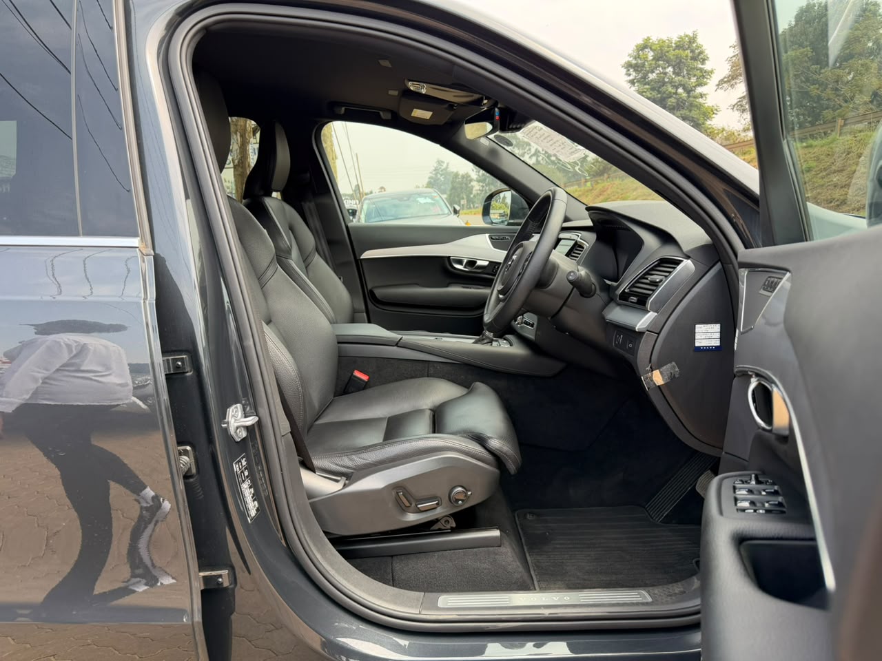 2019 -Volvo XC-90 T5 AWD -Black
