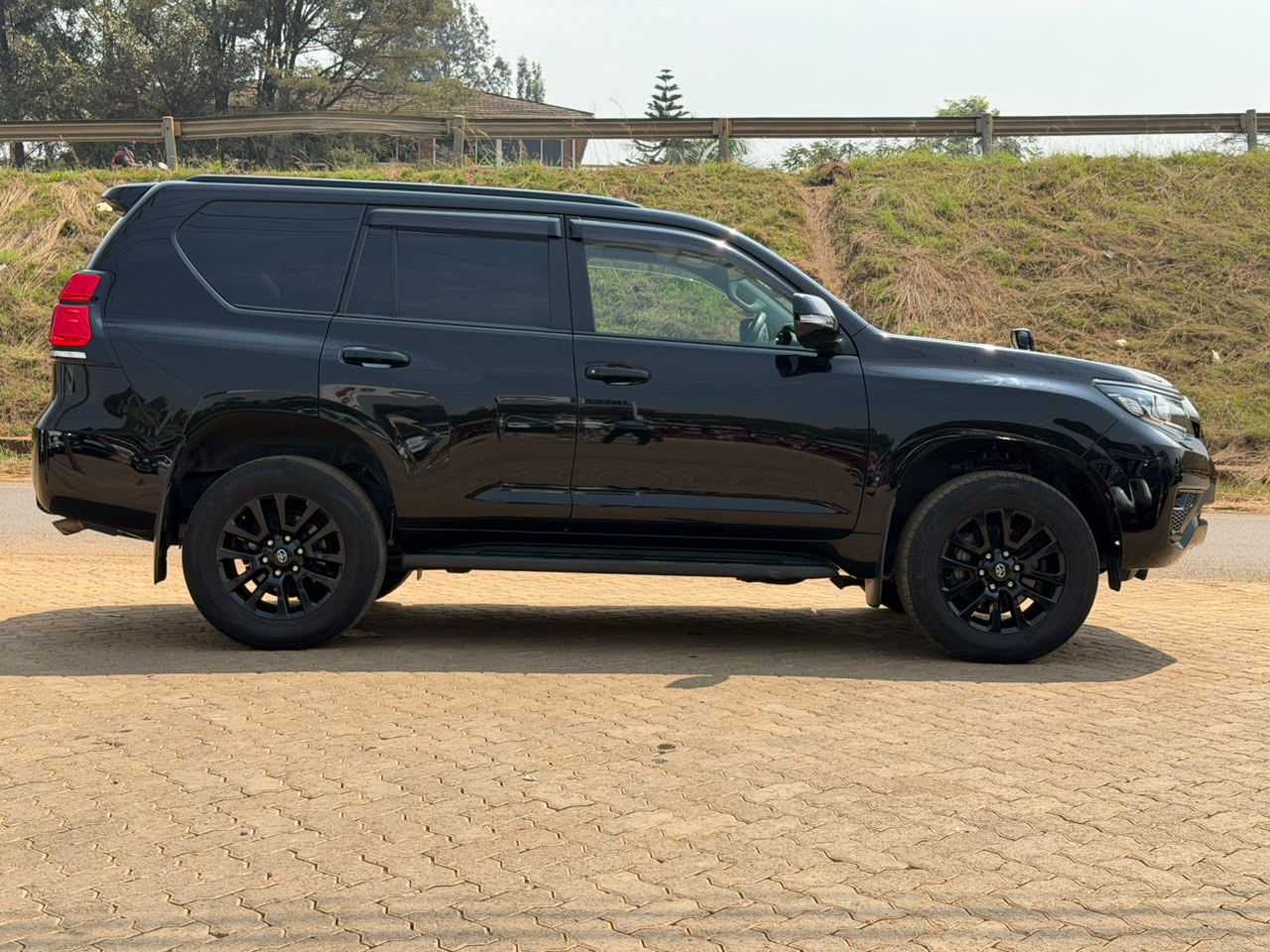 2021-Toyota Landcruiser TX-L -Black