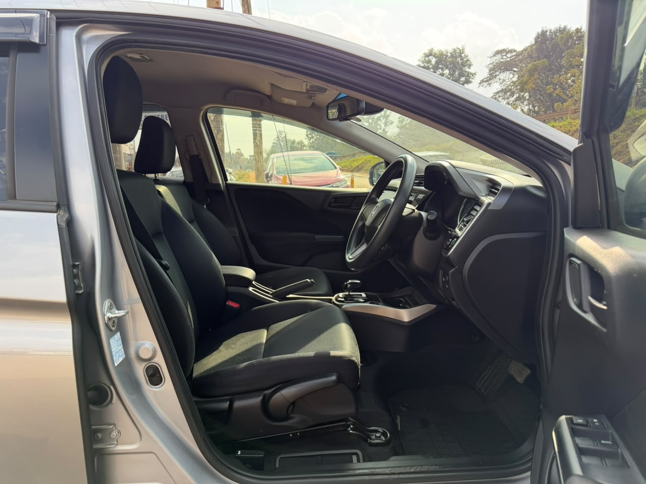 2018 -Honda Grace Hybrid -Silver