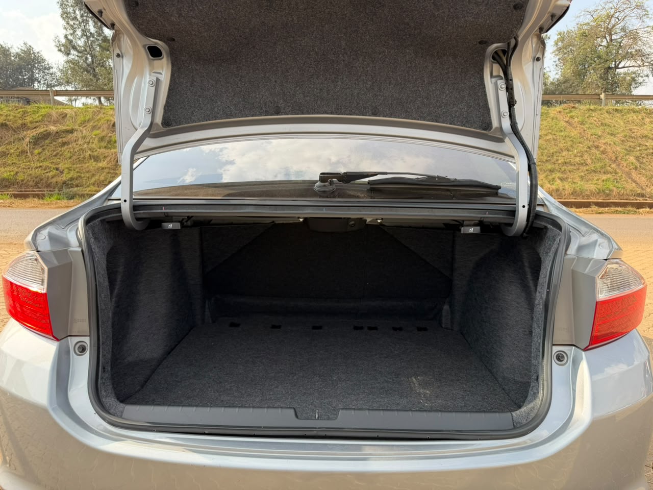 2018 -Honda Grace Hybrid -Silver