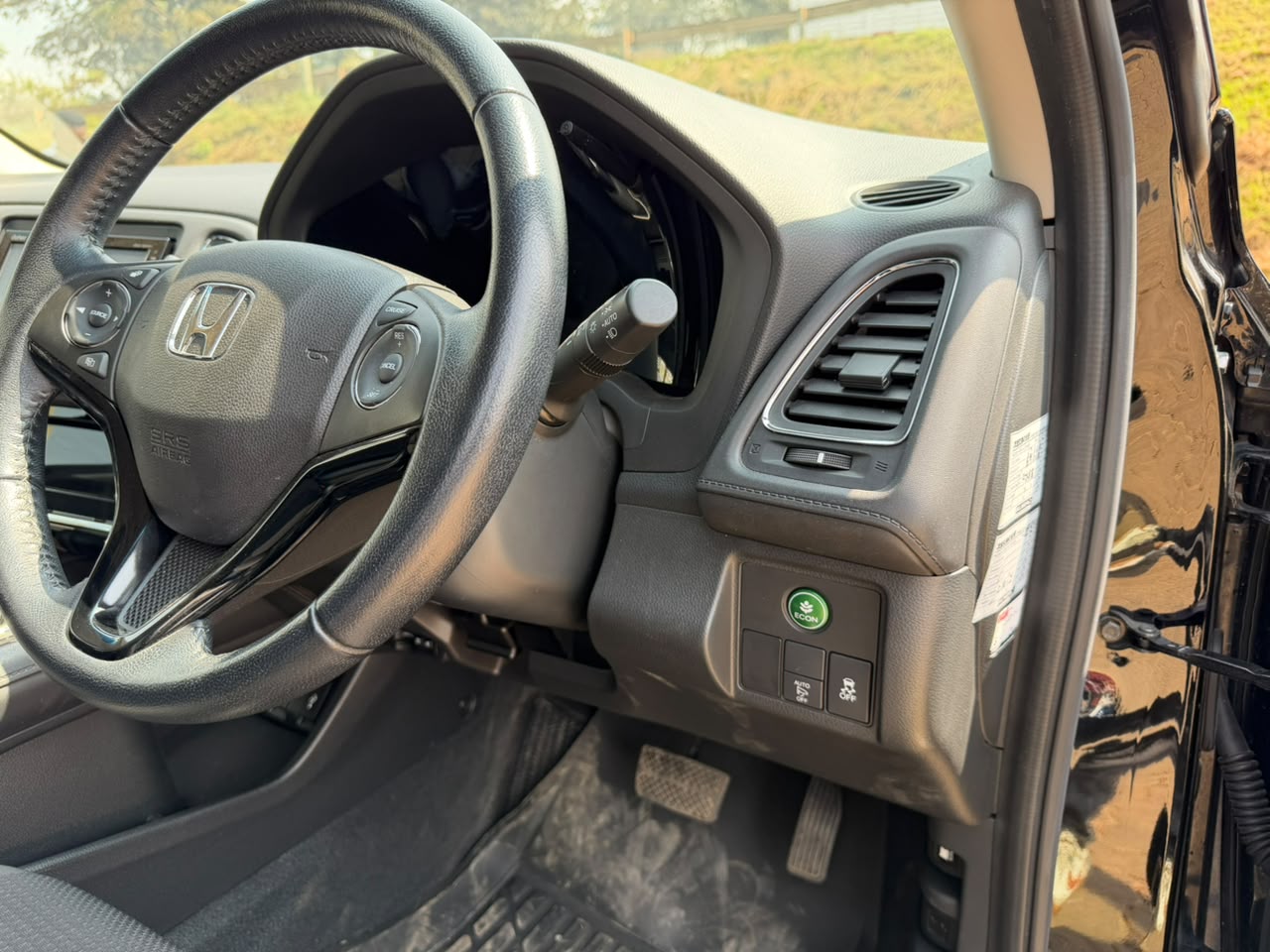 2019-Honda Vezel -Black
