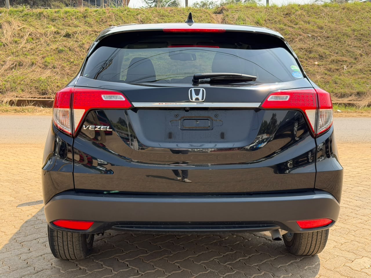 2019-Honda Vezel -Black
