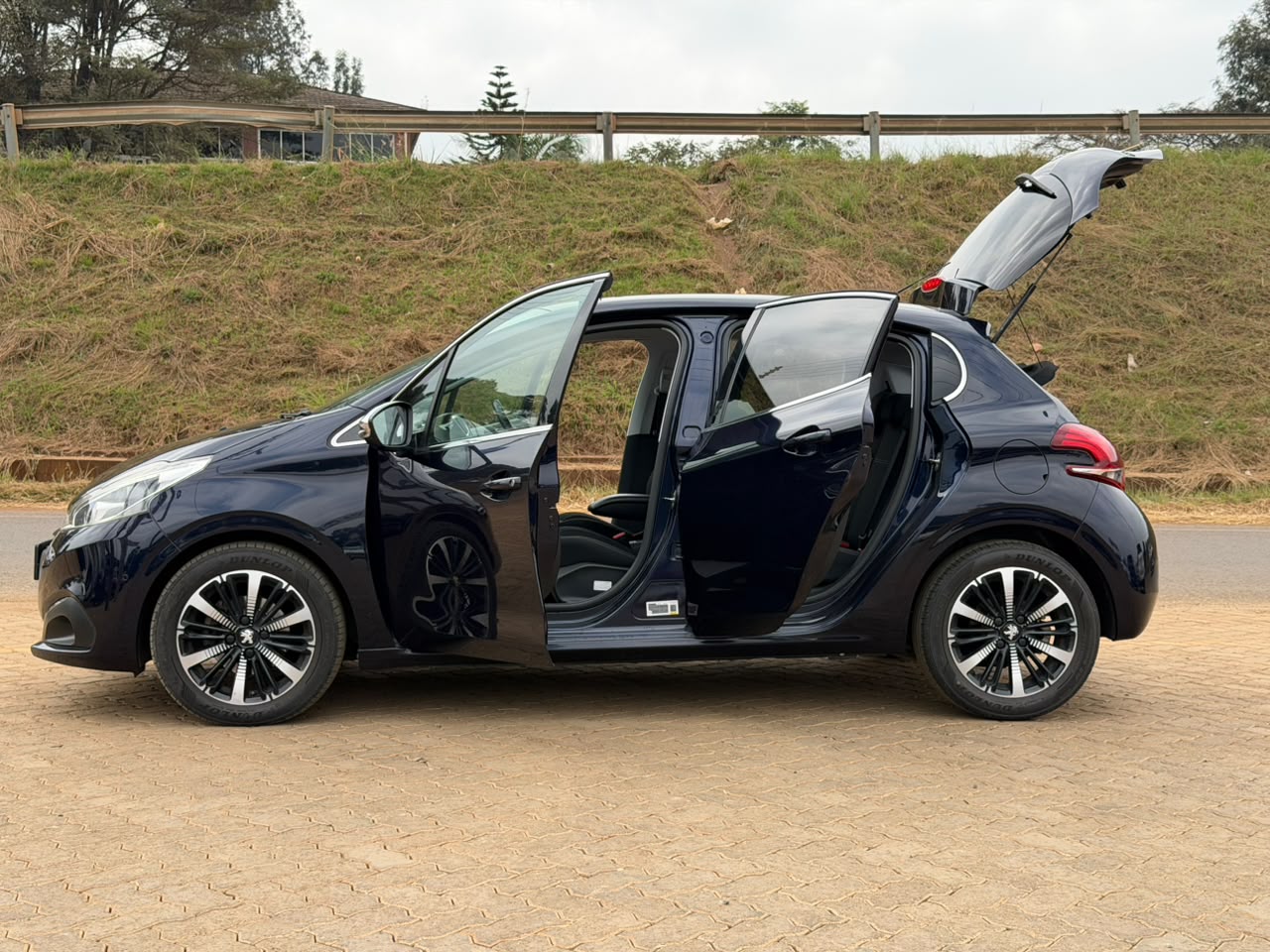 2019-Peugeot 2018- Blue