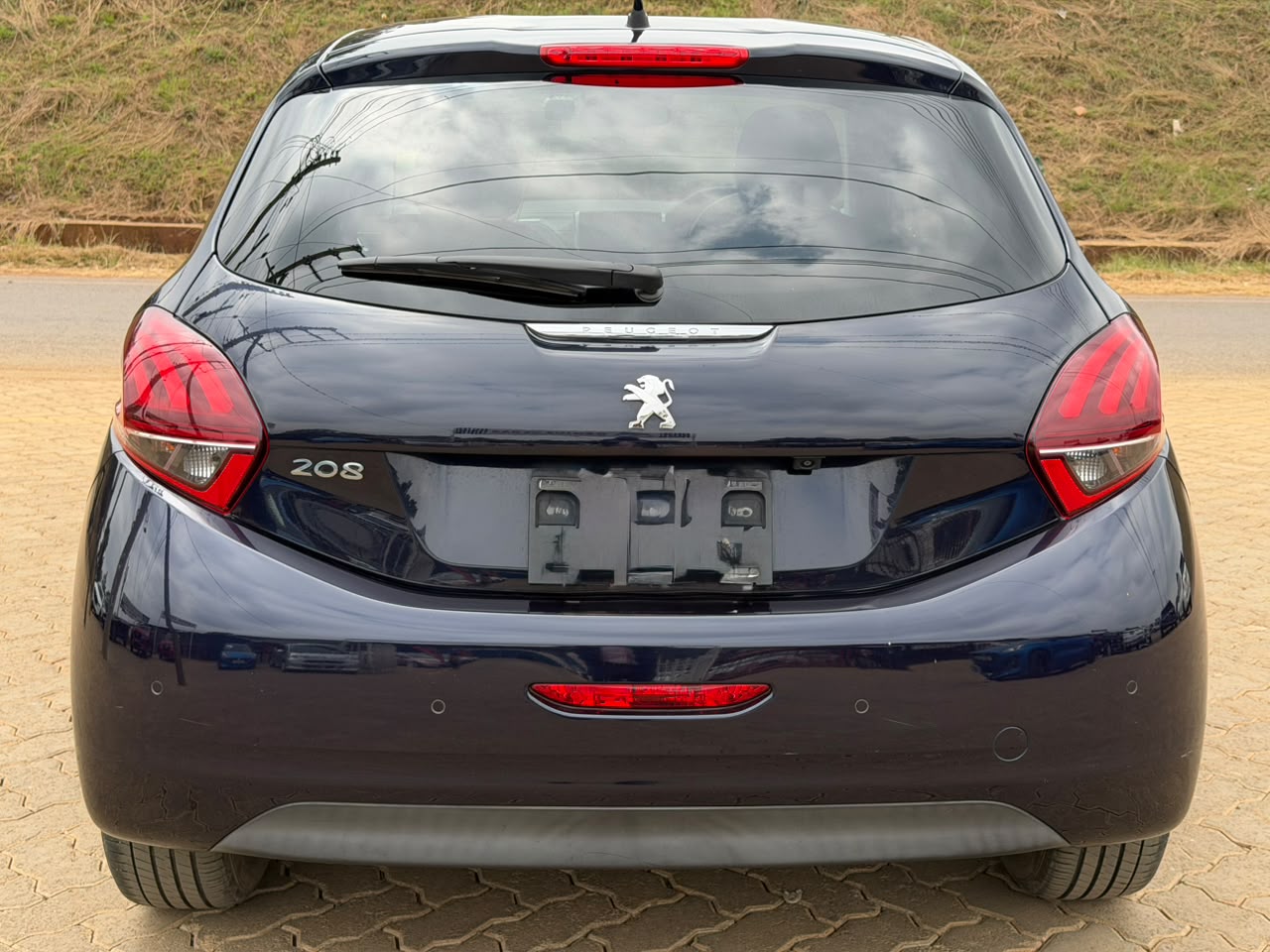 2019-Peugeot 2018- Blue