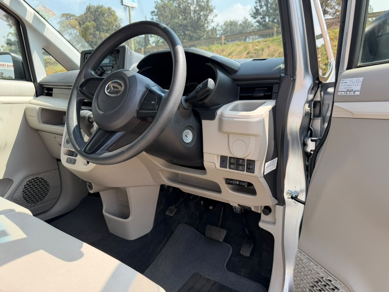 2020- Daihatsu Move- Silver