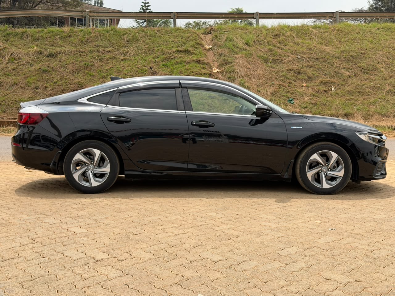 2019- Honda Insight (Hybrid) -Black