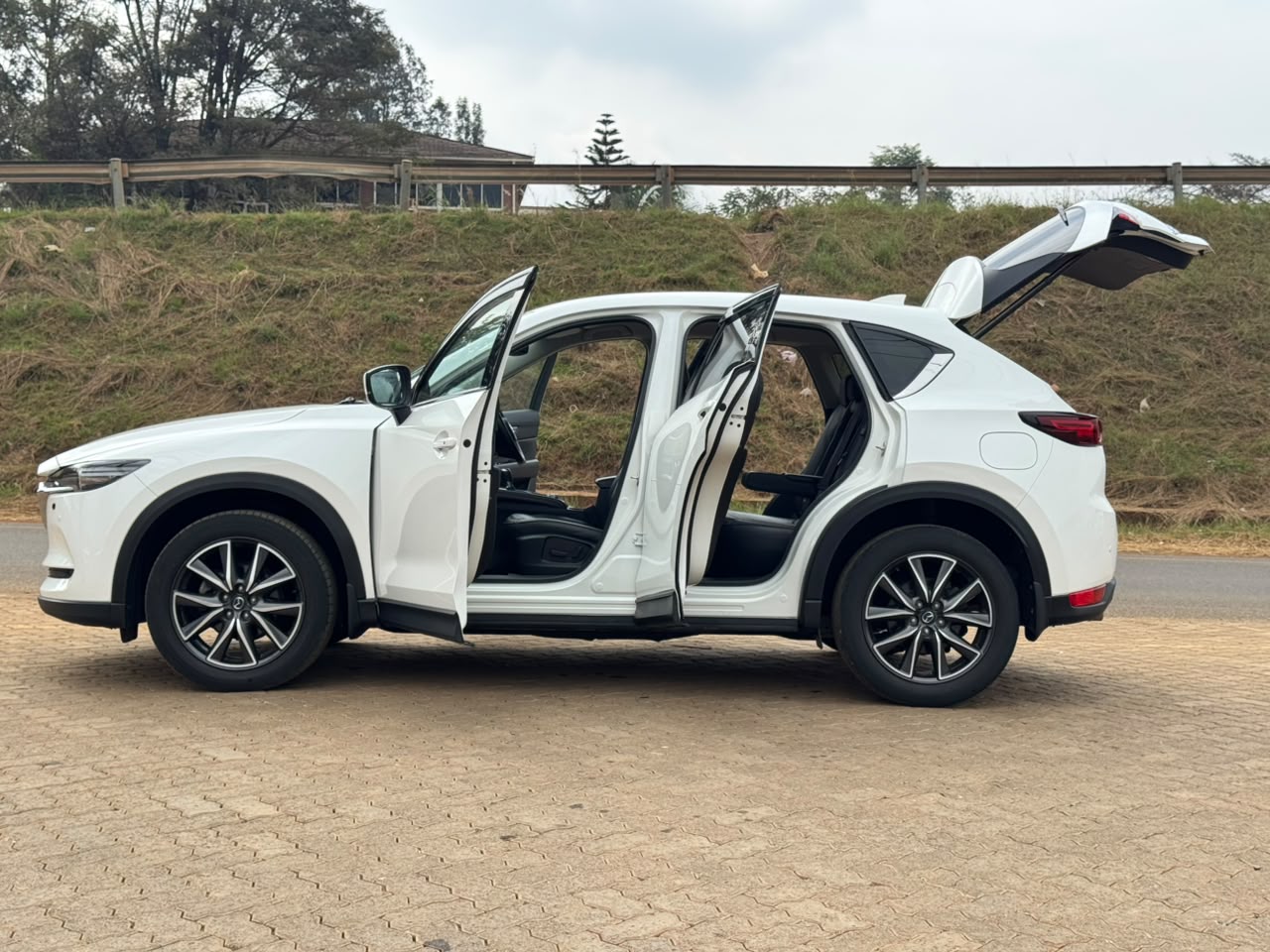 2019- Mazda CX5 AWD (SkyactivG)- White