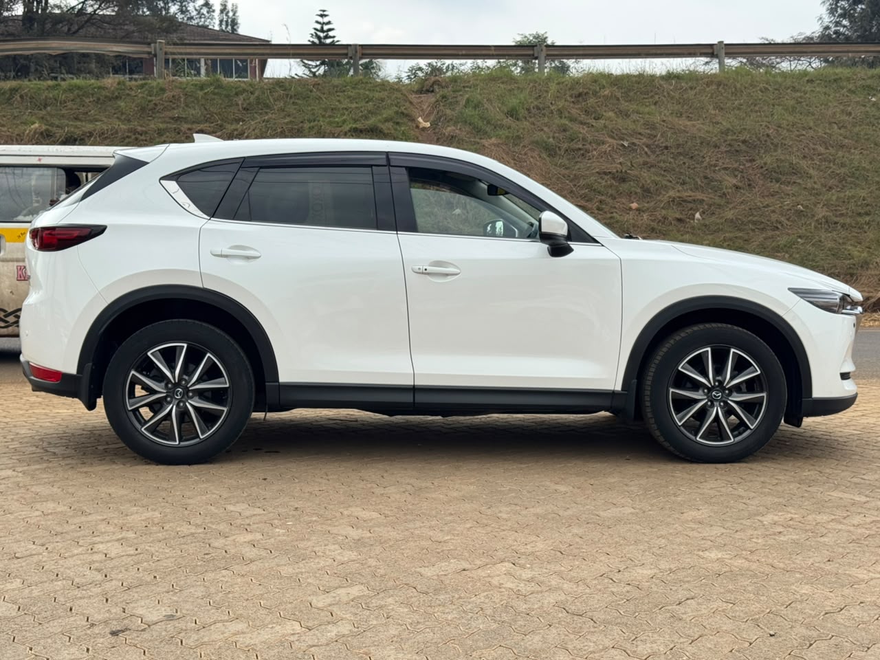 2019- Mazda CX5 AWD (SkyactivG)- White