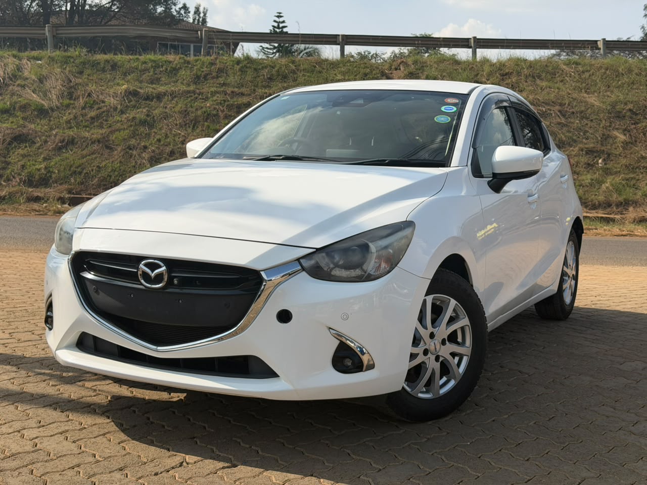 2019- Mazda Demio skyactivG- White
