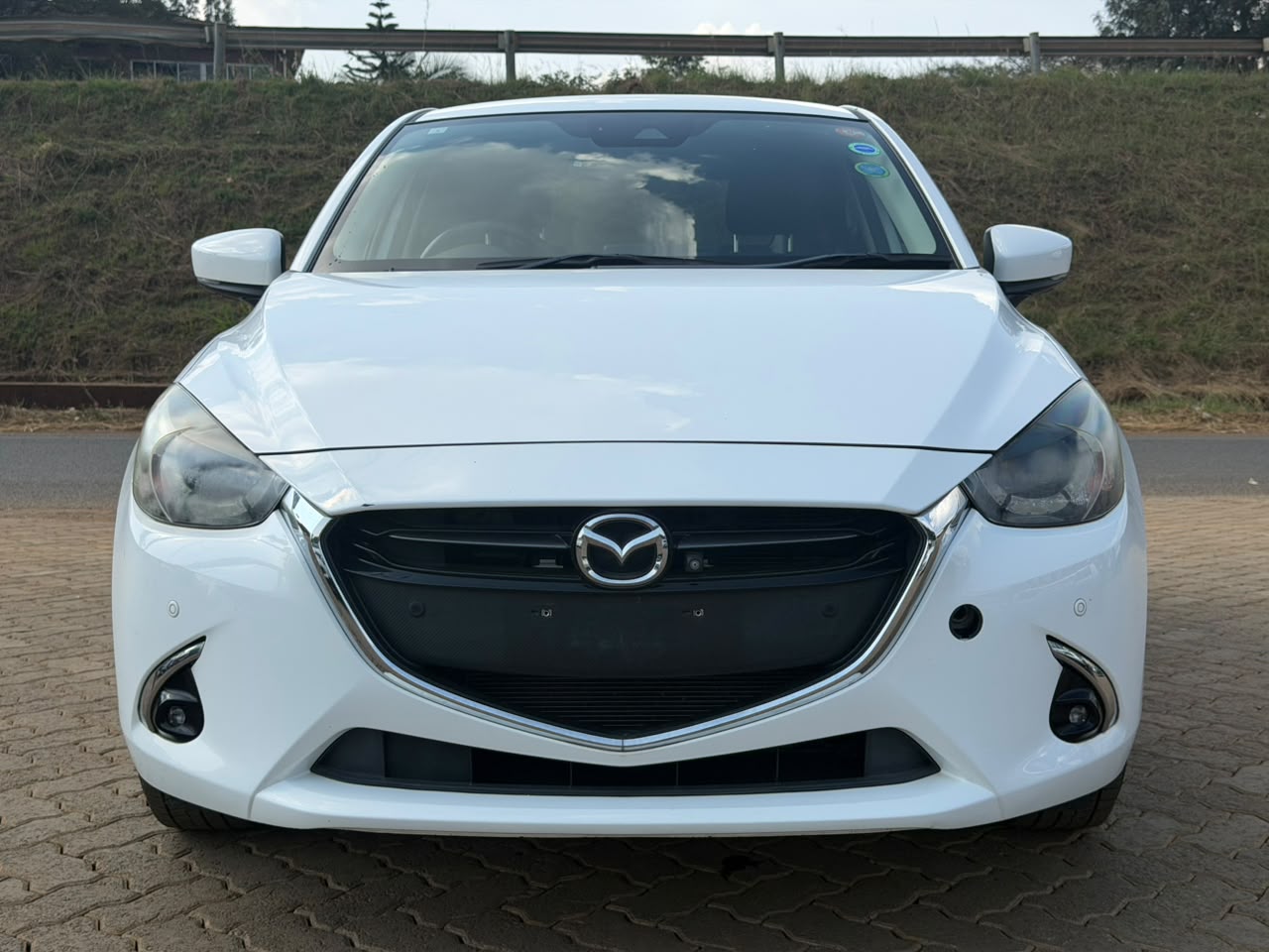 2019- Mazda Demio skyactivG- White