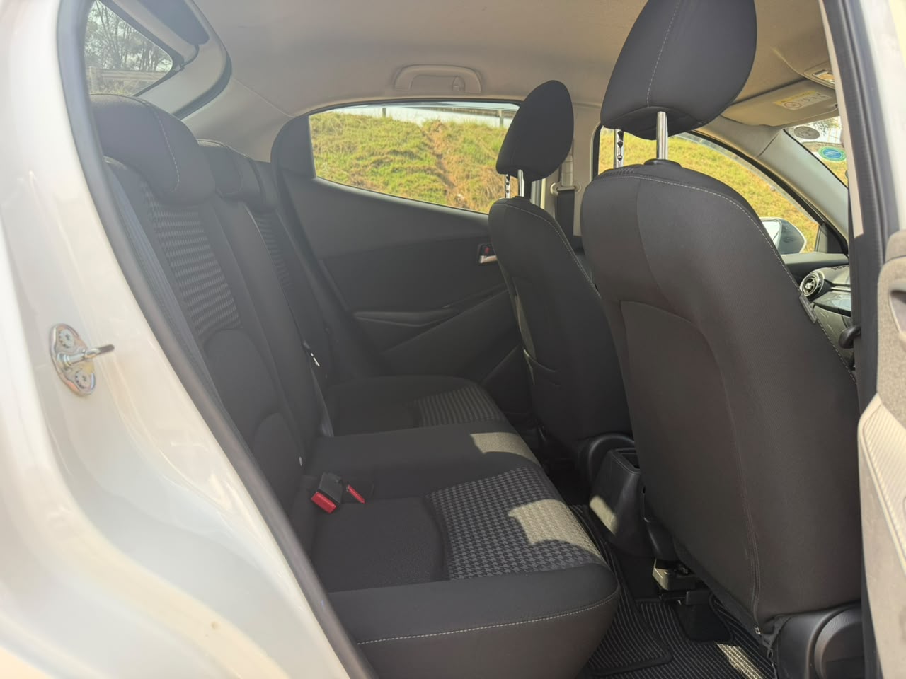 2019- Mazda Demio skyactivG- White