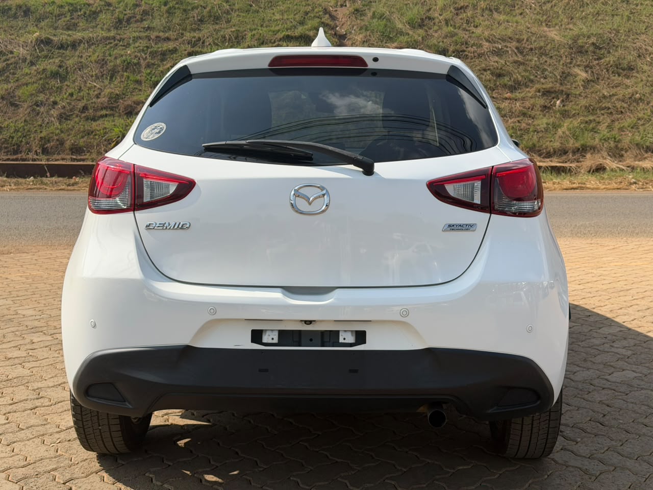 2019- Mazda Demio skyactivG- White