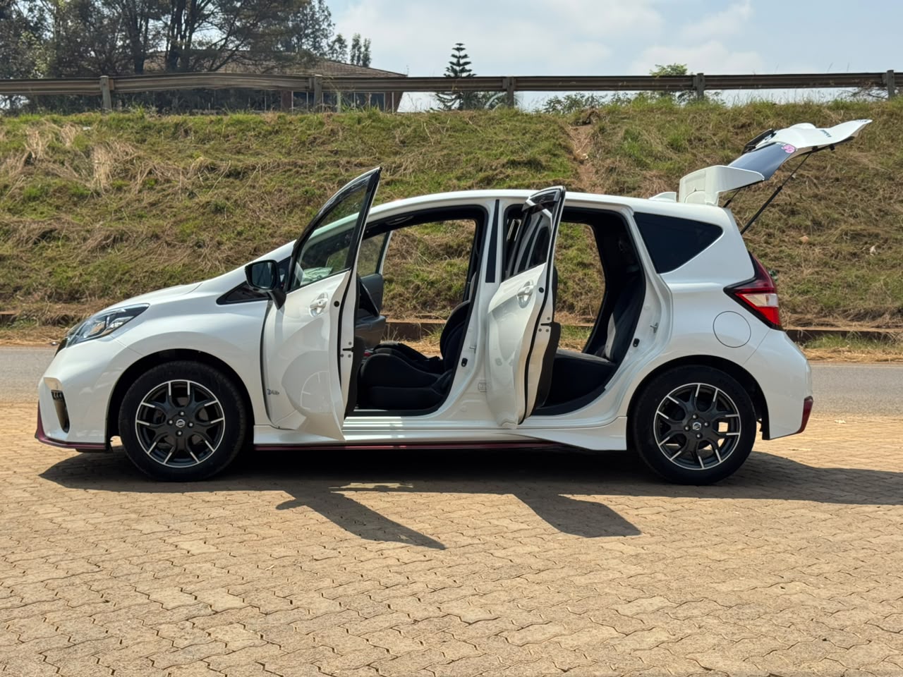 2019-Nissan Note e-power Nismo – White