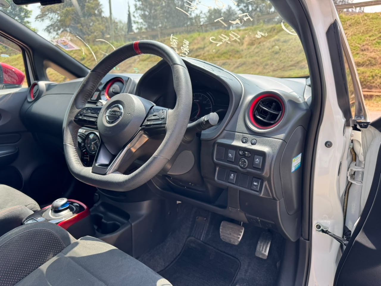 2019-Nissan Note e-power Nismo – White
