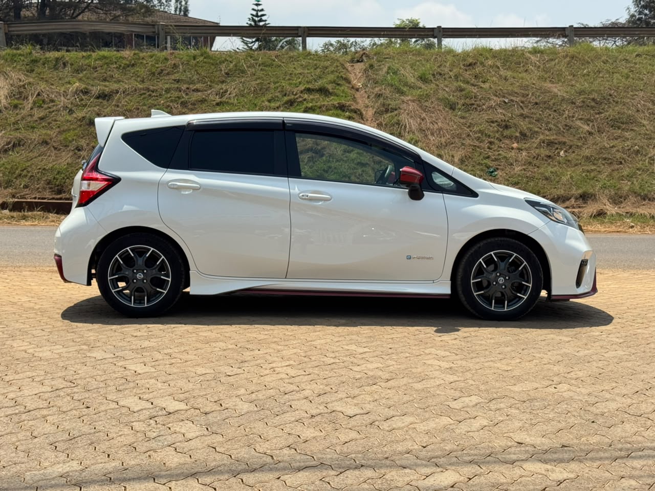 2019-Nissan Note e-power Nismo – White