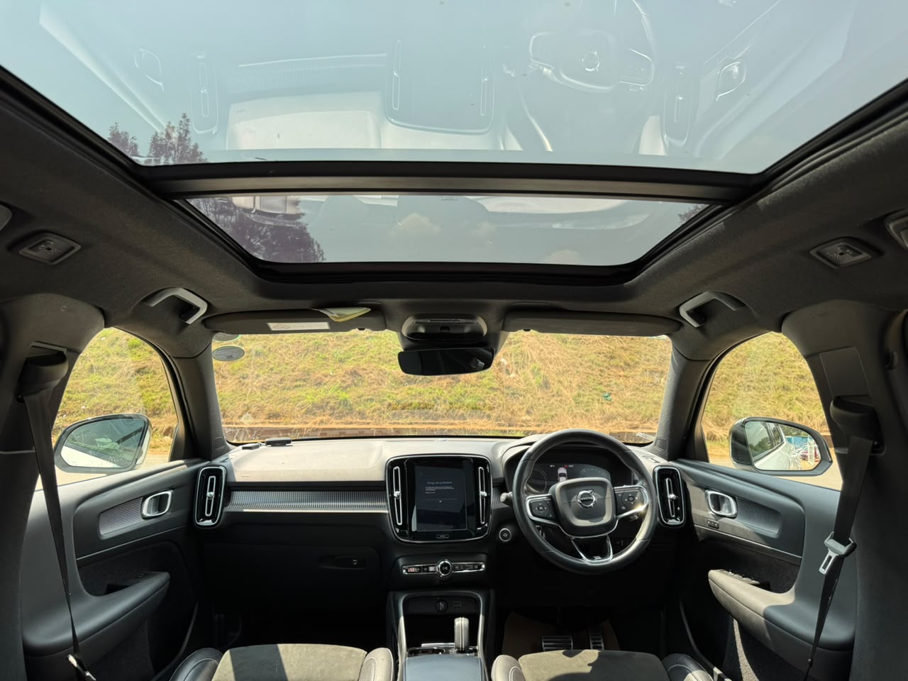 2019-volvo XC 40 T4 Rdesign -White