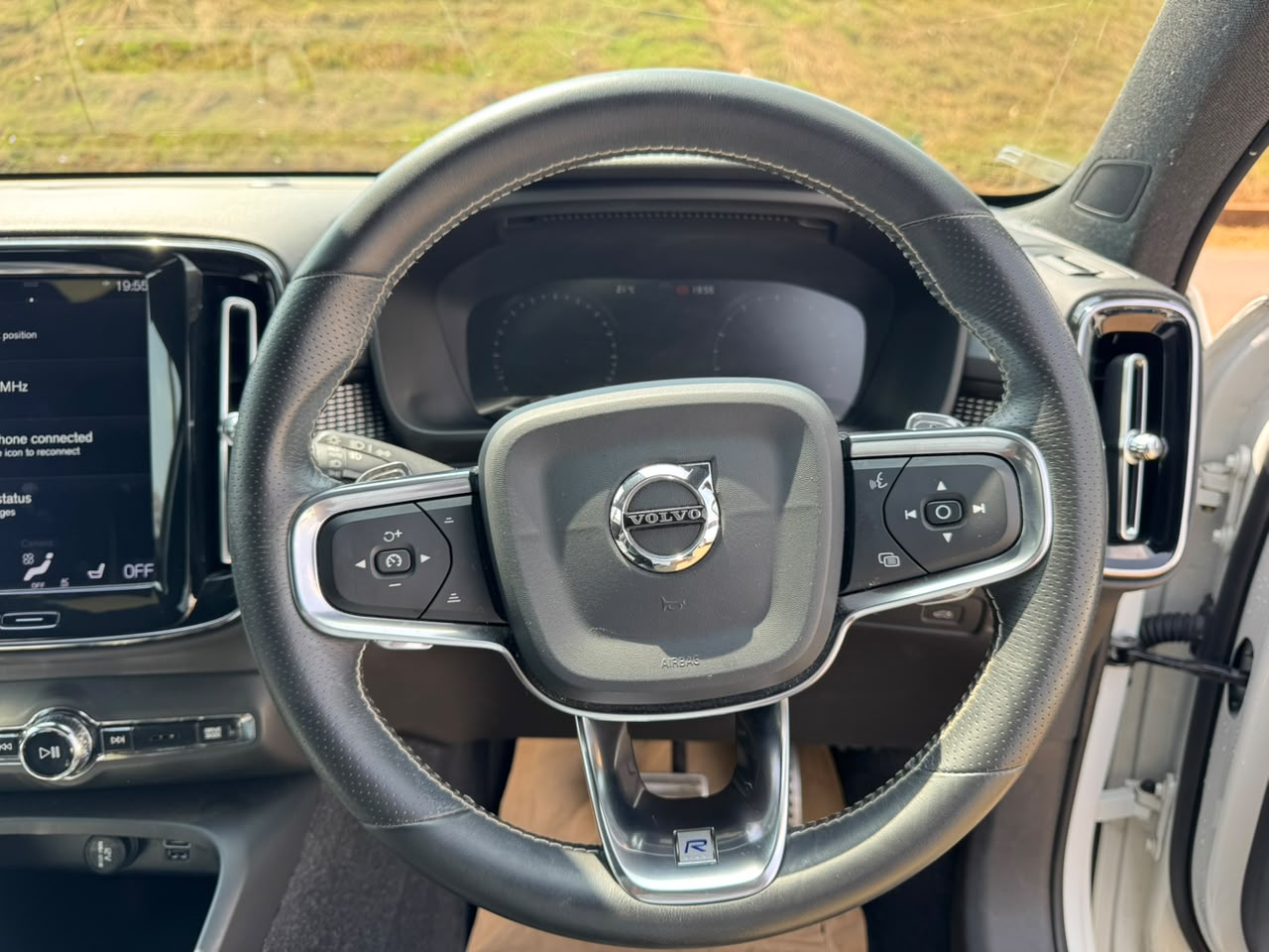 2019-volvo XC 40 T4 Rdesign -White