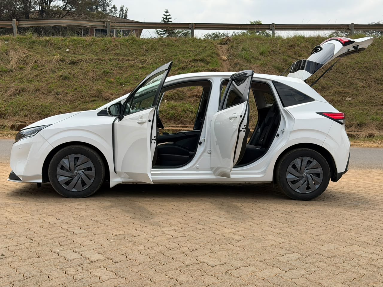 2021-Nissan Note e-power -White