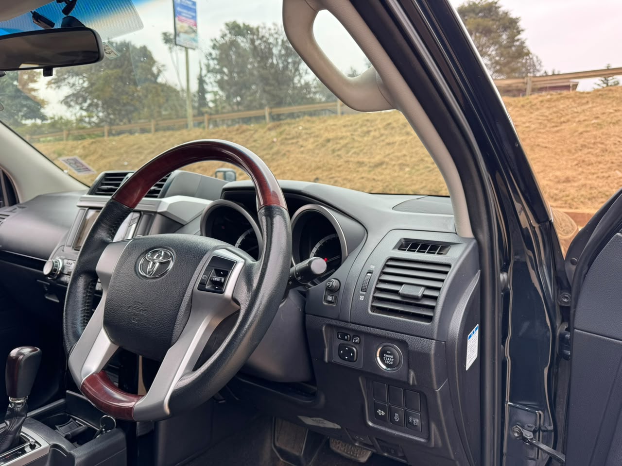 2017-Toyota LandCruiser Prado -Black