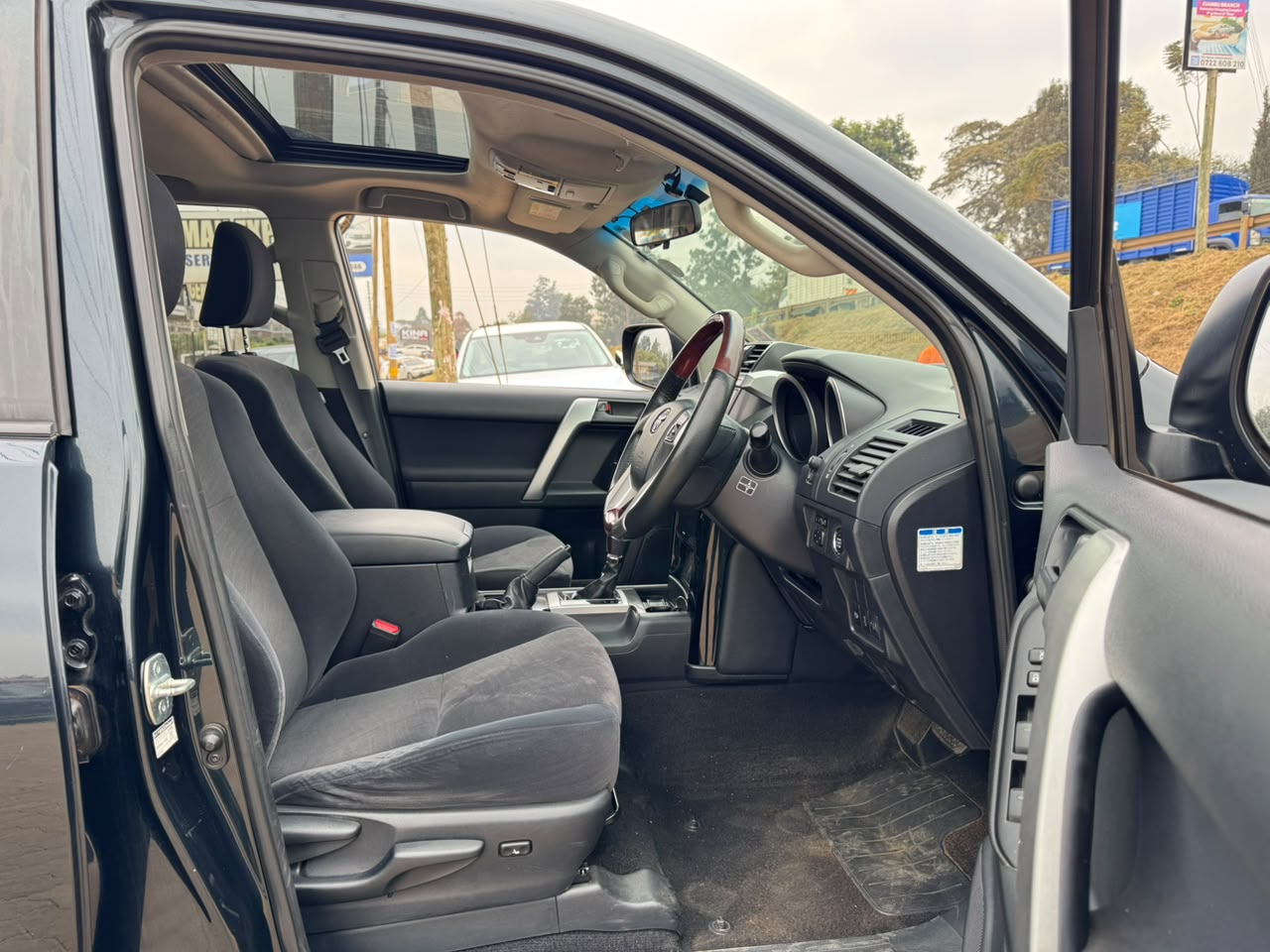 2017-Toyota LandCruiser Prado -Black