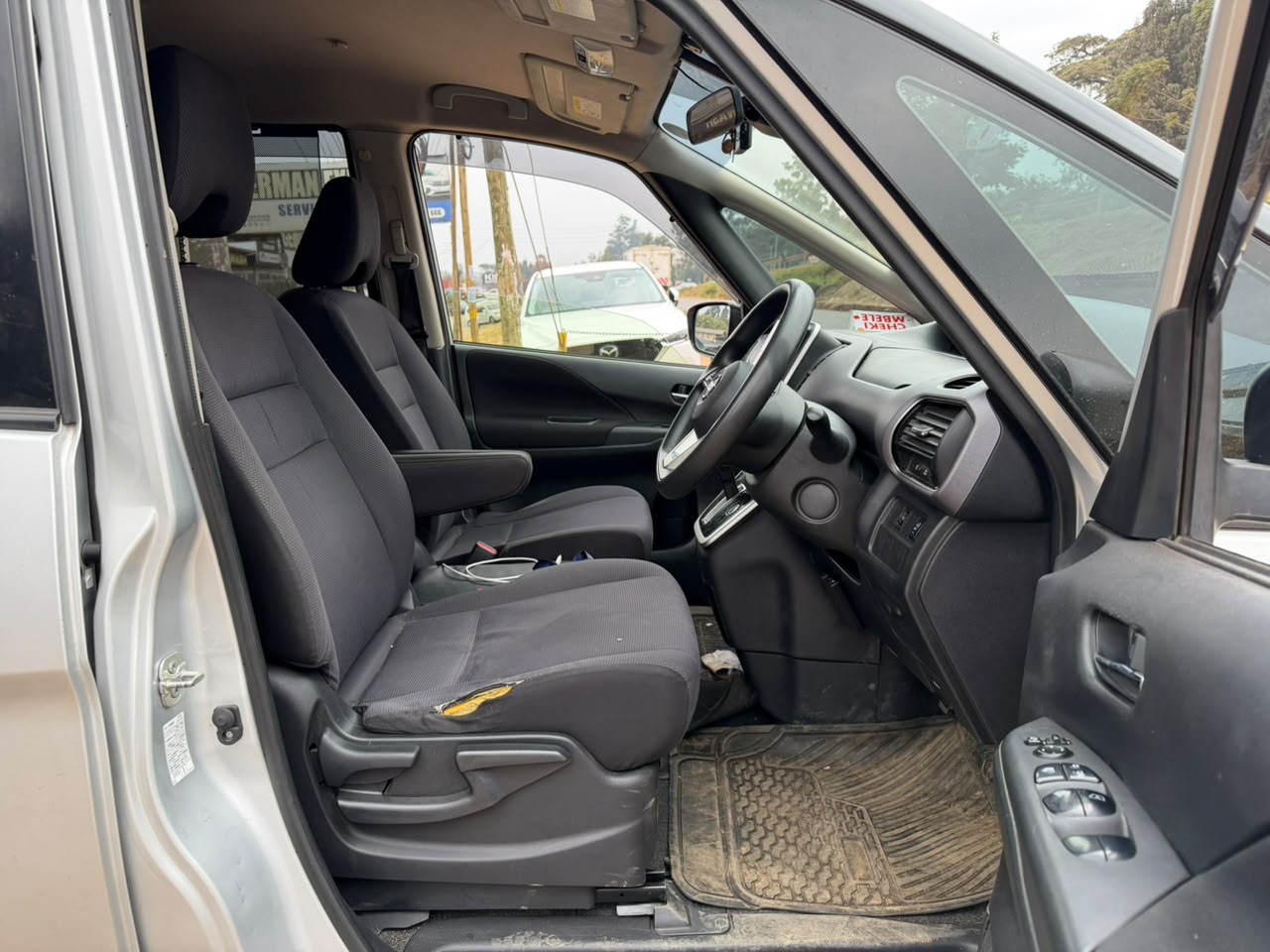 2018-Nissan Serena (S-Hybrid)-Silver