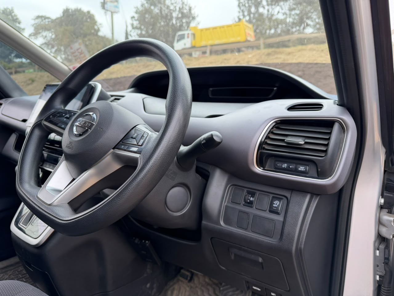 2018-Nissan Serena (S-Hybrid)-Silver