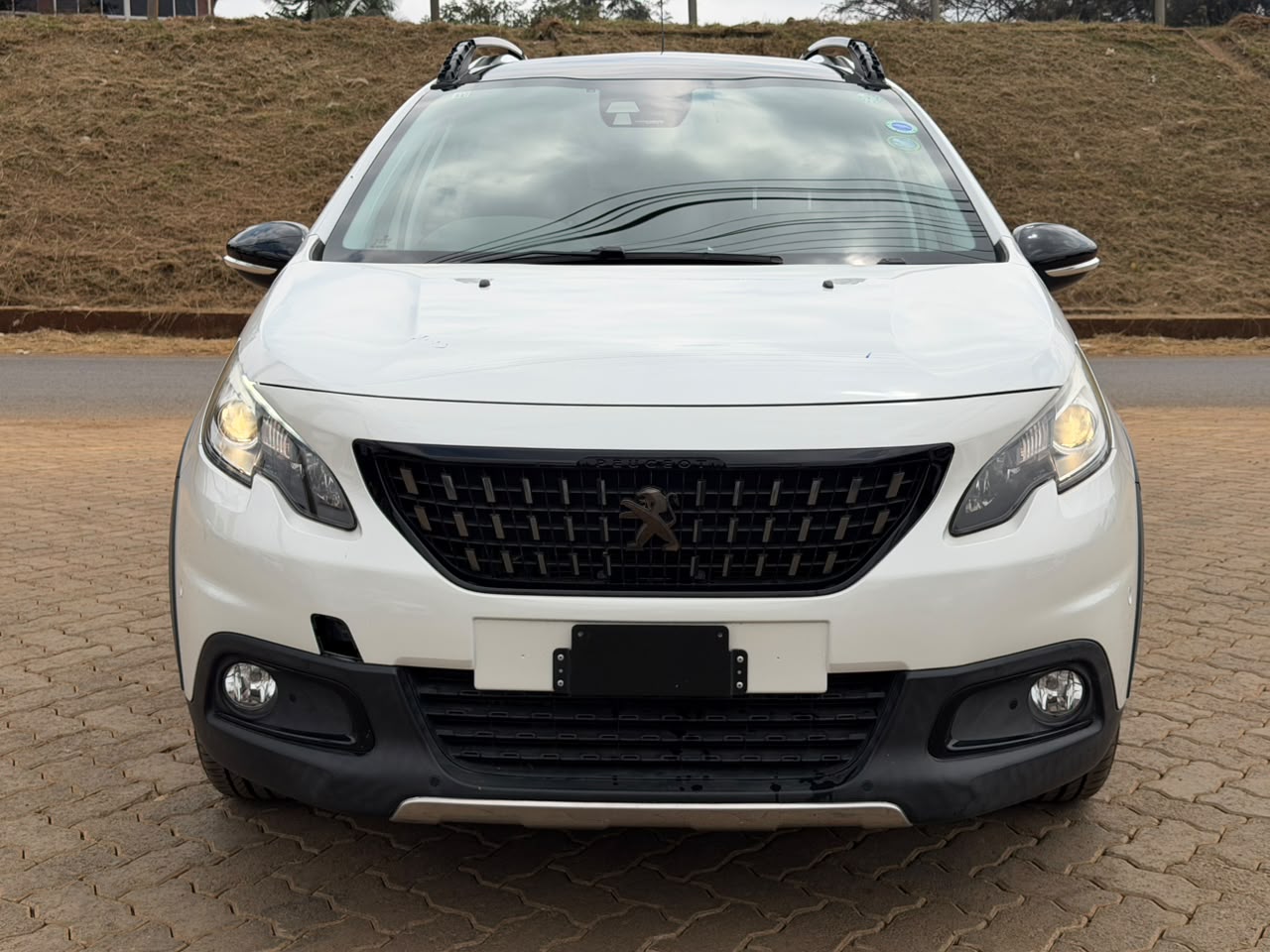 2019-Peugeot 2008 GTLINE – White