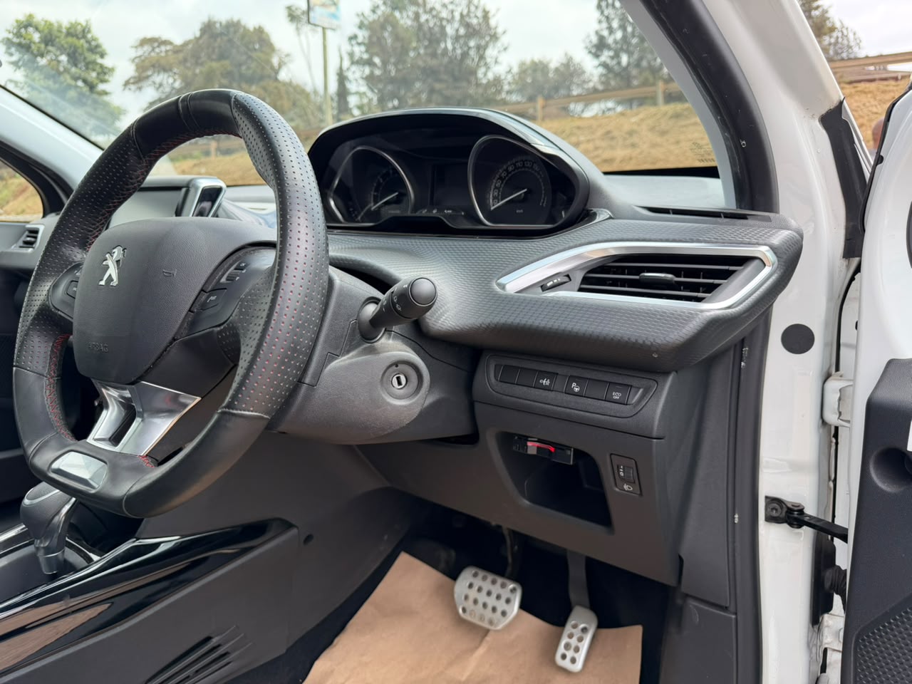 2019-Peugeot 2008 GTLINE – White