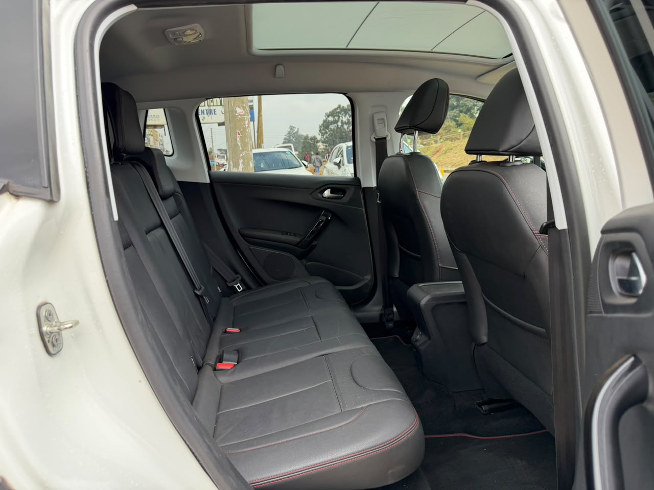 2019-Peugeot 2008 GTLINE – White